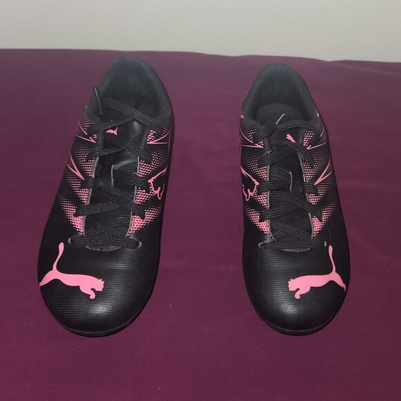 Kids Puma Soccer Cleats Size 13 - Picture 1 of 7